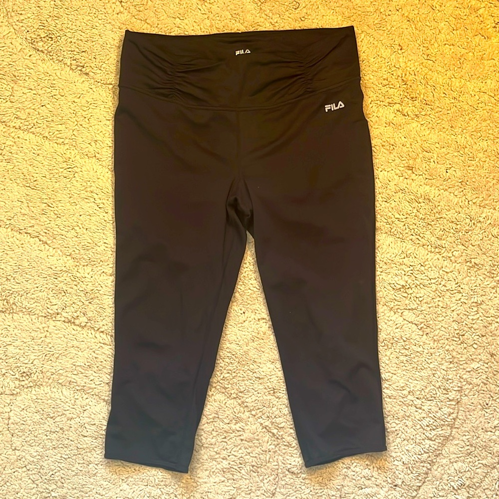 Fila Capri Leggings w/ ruched waist and back of calf